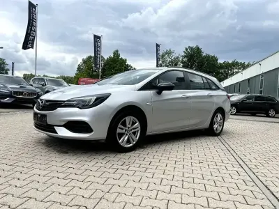 Gebraucht Opel Astra Edition 110 PS (80 kW) 2021 Argon silber / ice silver meta Kombi