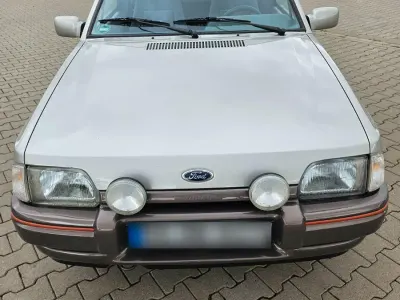 Brugt Ford Escort Cabriolet 95 HK (69 kW) 1989 Guld Cabriolet