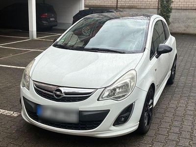 Gebraucht Opel Corsa Edition 101 PS (74 kW) 2012 Weiß Kleinwagen