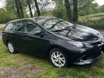 Gebraucht Toyota Auris Comfort 116 PS (85 kW) 2018 Schwarz Kombi
