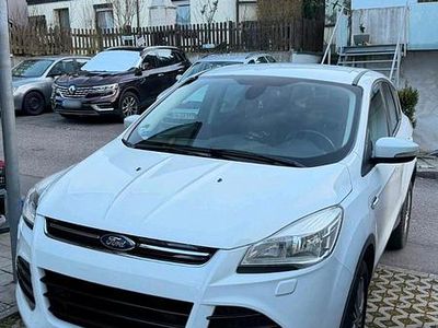 Gebraucht Ford Kuga Titanium 140 PS (102 kW) 2014 Weiß SUV