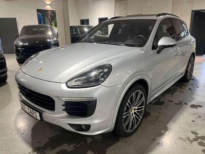 Gebraucht Porsche Cayenne Turbo Sport 385 PS (283 kW) 2016 Rhodiumsilbermet. SUV