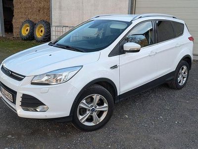 Gebraucht Ford Kuga Individual 150 PS (110 kW) 2016 Weiß SUV