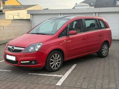 Rot Gebraucht 2007 Opel Zafira Cosmo Van / Kleinbus | 999 € (Superpreis)