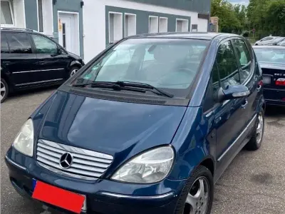 Używany Mercedes A190 Avantgarde 125 KM (91 kW) 2003 Niebieski Hatchback