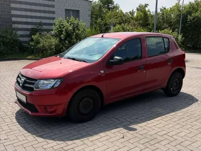 Gebraucht Dacia Sandero Ambiance 75 PS (55 kW) 2014 Rot Limousine