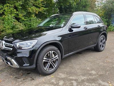 Second-hand Mercedes GLC300e Business 194 CP (142 kW) 2022 Negru SUV