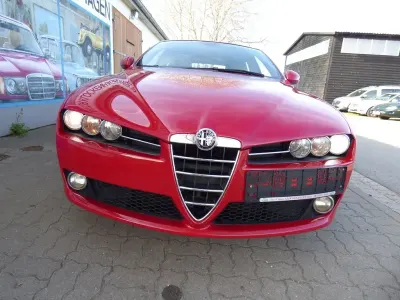 Second-hand Alfa Romeo 159 170 CP (125 kW) 2011 Roșu Break