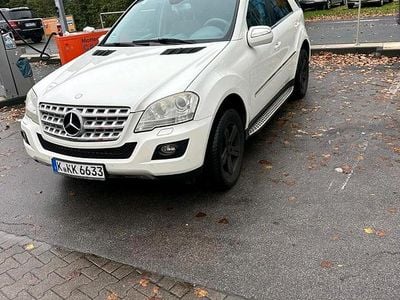 Weiß Gebraucht 2009 Mercedes ML350 SUV | 7.000 € (Guter Preis)