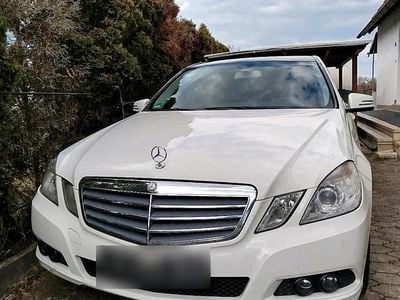 Gebraucht Mercedes E220 170 PS (125 kW) 2009 Weiß Limousine