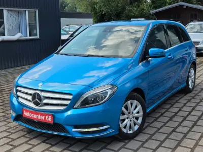Gebraucht Mercedes B180 AMG Edition 1 122 PS (89 kW) 2013 Blau Kleinwagen