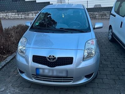 Gebraucht Toyota Yaris 69 PS (50 kW) 2007 Grau Kleinwagen