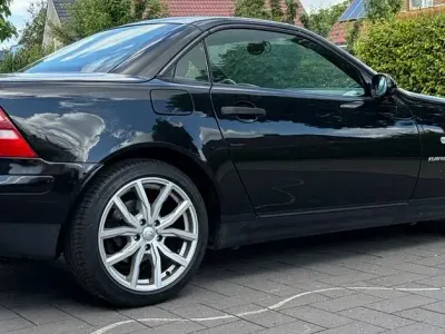Gebraucht Mercedes SLK230 193 PS (141 kW) 1999 Schwarz Cabrio