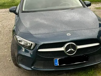 Używany Mercedes A250 Advanced 218 KM (160 kW) 2022 Niebieski Sedan/Limuzyna
