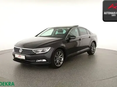 Usata VW Passat R-line 150 CV (110 kW) 2019 Grigio Berlina
