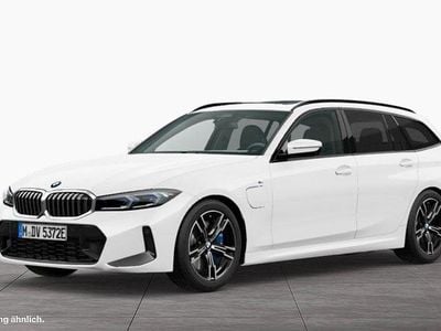 Gebraucht BMW 330e M Sport 292 PS (214 kW) 2025 Alpinweiß uni Kombi