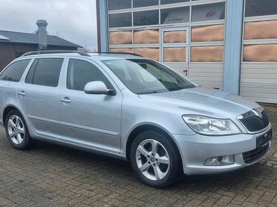 Gebraucht Skoda Octavia 105 PS (77 kW) 2011 Grau Kombi