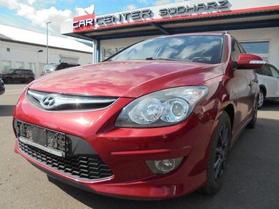 Gebraucht Hyundai i30 Classic 90 PS (66 kW) 2012 Rot Kombi