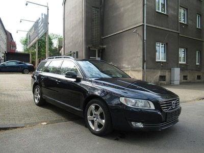 Second-hand Volvo V70 Momentum 150 CP (110 kW) 2016 Albastru Break