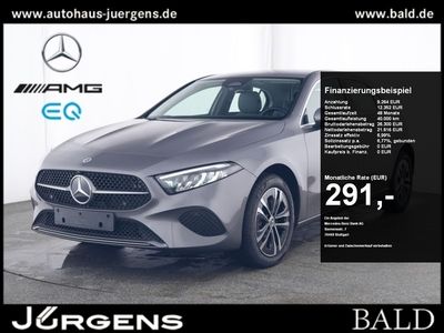 Gebraucht Mercedes A250 Progressive 163 PS (119 kW) 2024 Mountain grey metallic Limousine