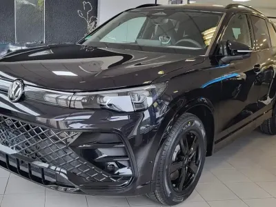 Second-hand VW Tiguan R 150 CP (110 kW) 2025 Negru SUV
