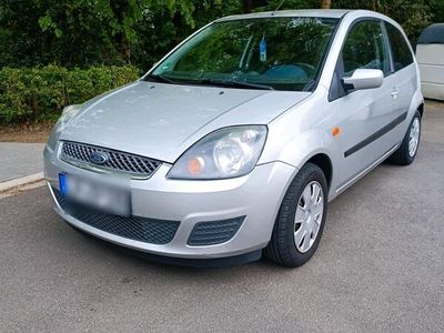 gebraucht Ford Fiesta 1.3 Benzin mit Klima (Tüv)