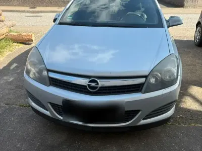 Gebraucht Opel Astra GTC 140 PS (102 kW) 2008 Silber Coupé