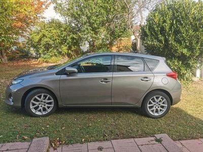 Gebraucht Toyota Auris Edition 132 PS (97 kW) 2015 Silber Limousine