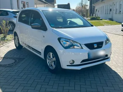 Używany Seat Mii FR 60 KM (44 kW) 2019 Biały Hatchback