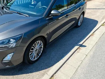 Gebraucht Ford Focus Titanium 150 PS (110 kW) 2020 Grau Kombi