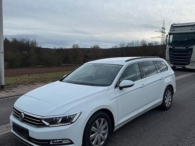 Gebraucht VW Passat 190 PS (139 kW) 2019 Weiß Kombi
