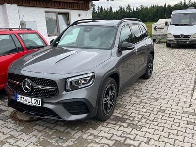 Mercedes GLB220