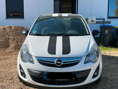 Gebraucht Opel Corsa Color Edition 100 PS (73 kW) 2014 Weiß Kleinwagen