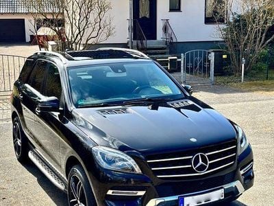 Gebraucht Mercedes ML250 204 PS (150 kW) 2014 Schwarz SUV