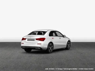 Gebraucht Mercedes A200 Advanced Plus 150 PS (110 kW) 2025 Polarweiß Limousine