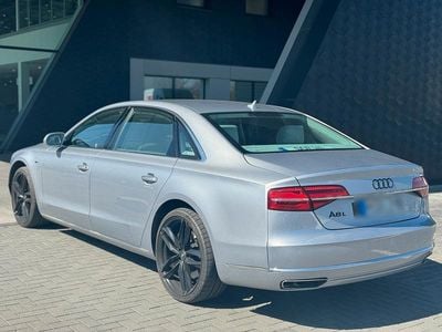 Audi A8L