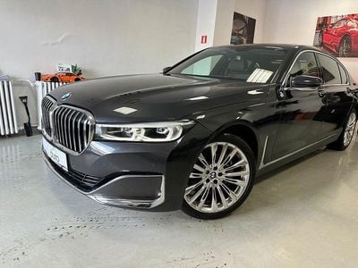 Grau Gebraucht 2019 BMW 740L Limousine | 54.990 €