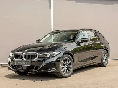 Neu BMW 318 Sport Line 156 PS (114 kW) 2026 Saphirschwarz metallic Kombi