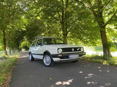 Second-hand VW Golf II 55 CP (40 kW) 1988 Alb Hatchback