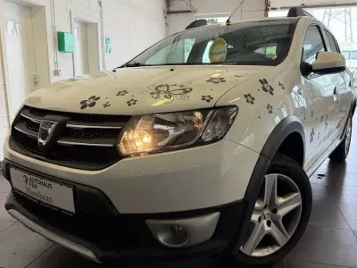 Gebraucht Dacia Sandero Prestige 90 PS (66 kW) 2015 Weiß SUV