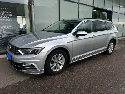 Second-hand VW Passat R-line 190 CP (139 kW) 2016 Argintiu Berlinǎ