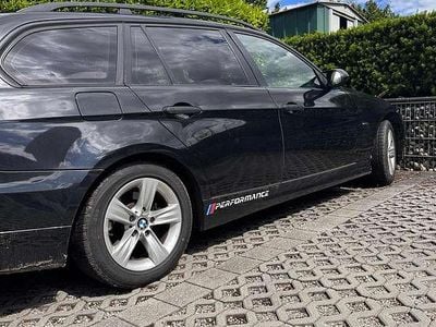 Schwarz Gebraucht 2006 BMW 320 Sport Line Kombi | 2.100 €
