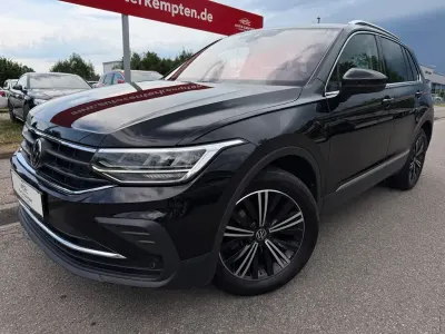 Gebraucht VW Tiguan Move 150 PS (110 kW) 2023 Deep black SUV