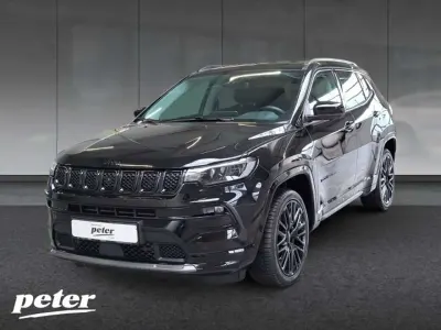 Usado Jeep Compass Altitude 131 HP (96 kW) 2023 Preto SUV