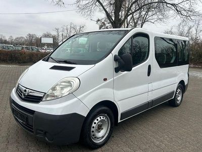 Weiß Gebraucht 2009 Opel Vivaro Van / Kleinbus | 5.880 € (Teuer)