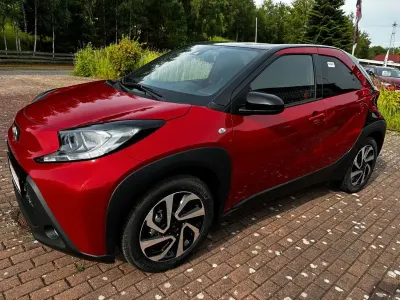 Neu Toyota Aygo X 72 PS (52 kW) 2025 Schwarz SUV