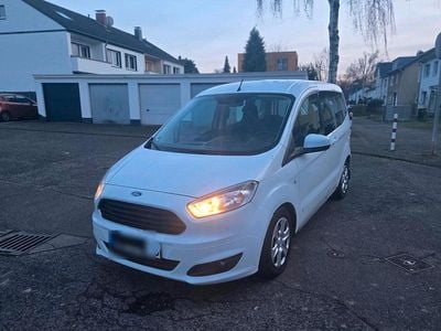 Gebraucht Ford Tourneo Courier Trend 75 PS (55 kW) 2017 Weiß Van / Kleinbus