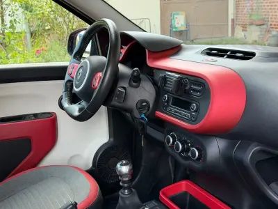 Gebraucht Renault Twingo Dynamique 90 PS (66 kW) 2018 Schwarz Kleinwagen