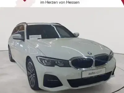 Gebraucht BMW 318 M Sport 156 PS (114 kW) 2021 Alpinweiss Kombi