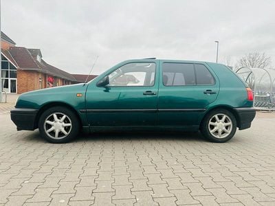 Usata VW Golf III 75 CV (55 kW) 1993 Verde Berlina